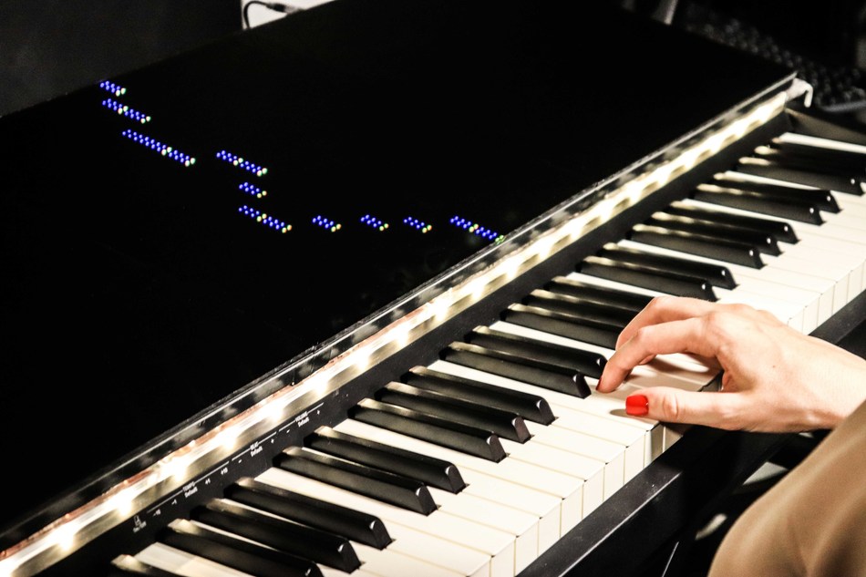 Piano learning is made easier for beginners with the Arcade, a full-sized display that turns the piano into a retro-style game.